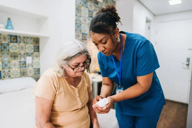 Enfermeira home care no Jardim Aquarius